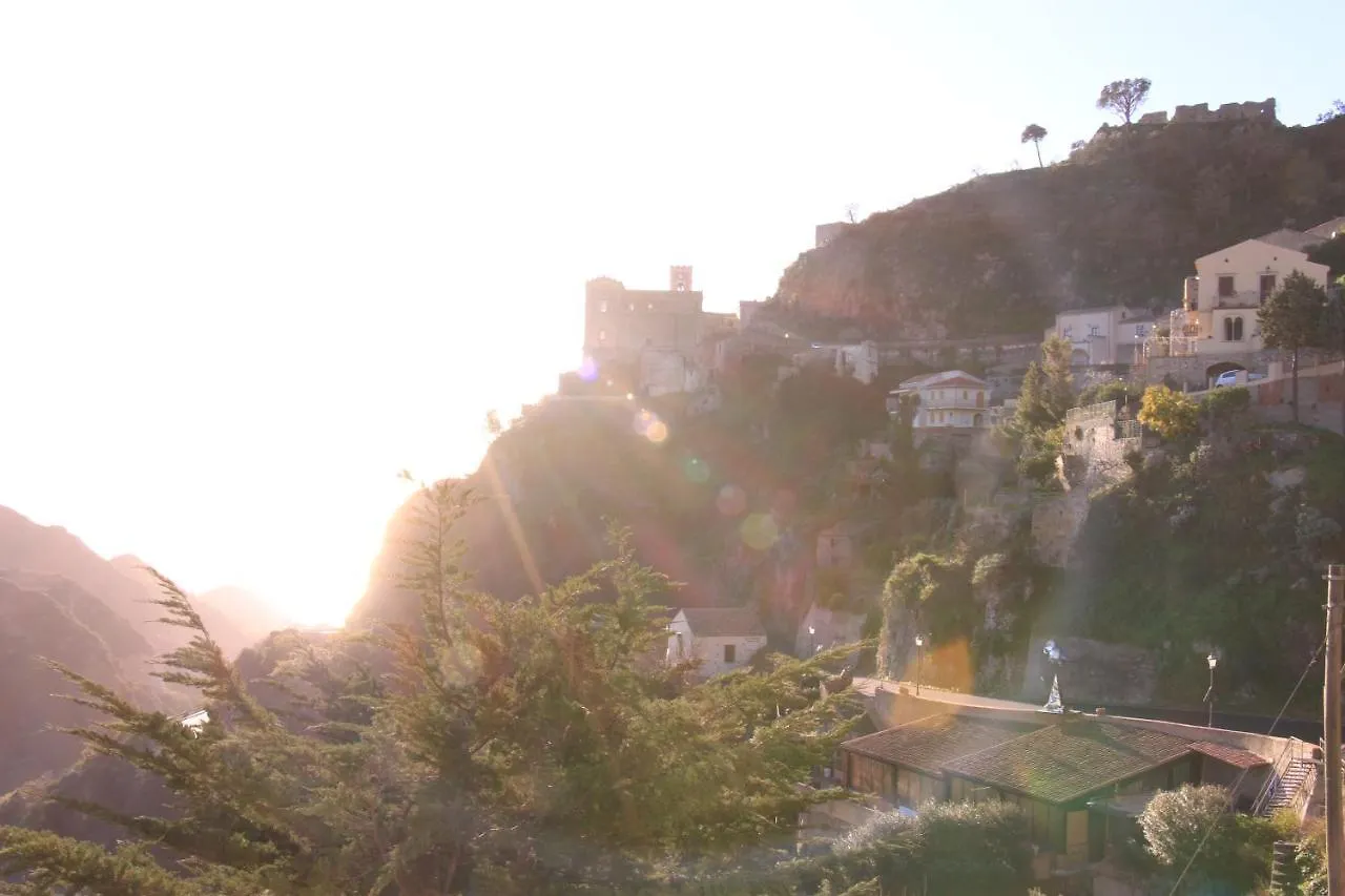 Πανσιόν Bar Vitelli Charming Suites Savoca Ιταλία