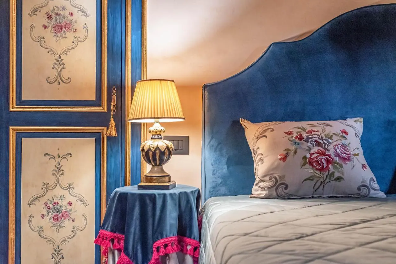 Bar Vitelli Charming Suites Savoca Konukevi