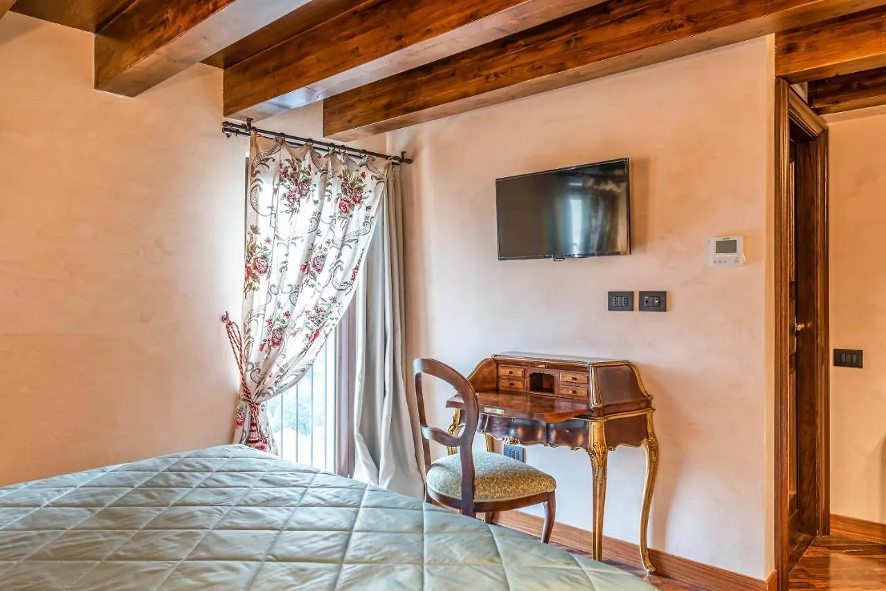 Bar Vitelli Charming Suites Savoca